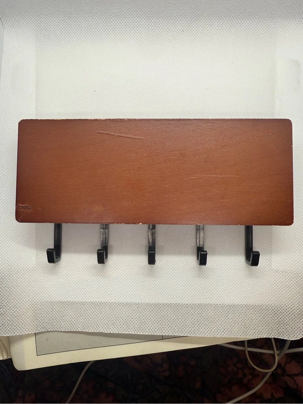 Wall-Mounted Brown Wood like Key and Jewelry hook Rack.